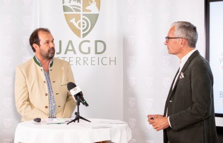 Jaeger Hans Weiss und Moderator Rainer Pariasek