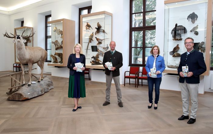 Bildungsreferentin LH-Stellvertreterin Christine Haberlander, OÖ. Landesjägermeister Herbert Sieghartsleitner, Gabriele Stadler, Direktorin der Volksschule St. Florian und St. Florians-Bürgermeister Robert Zeitlinger