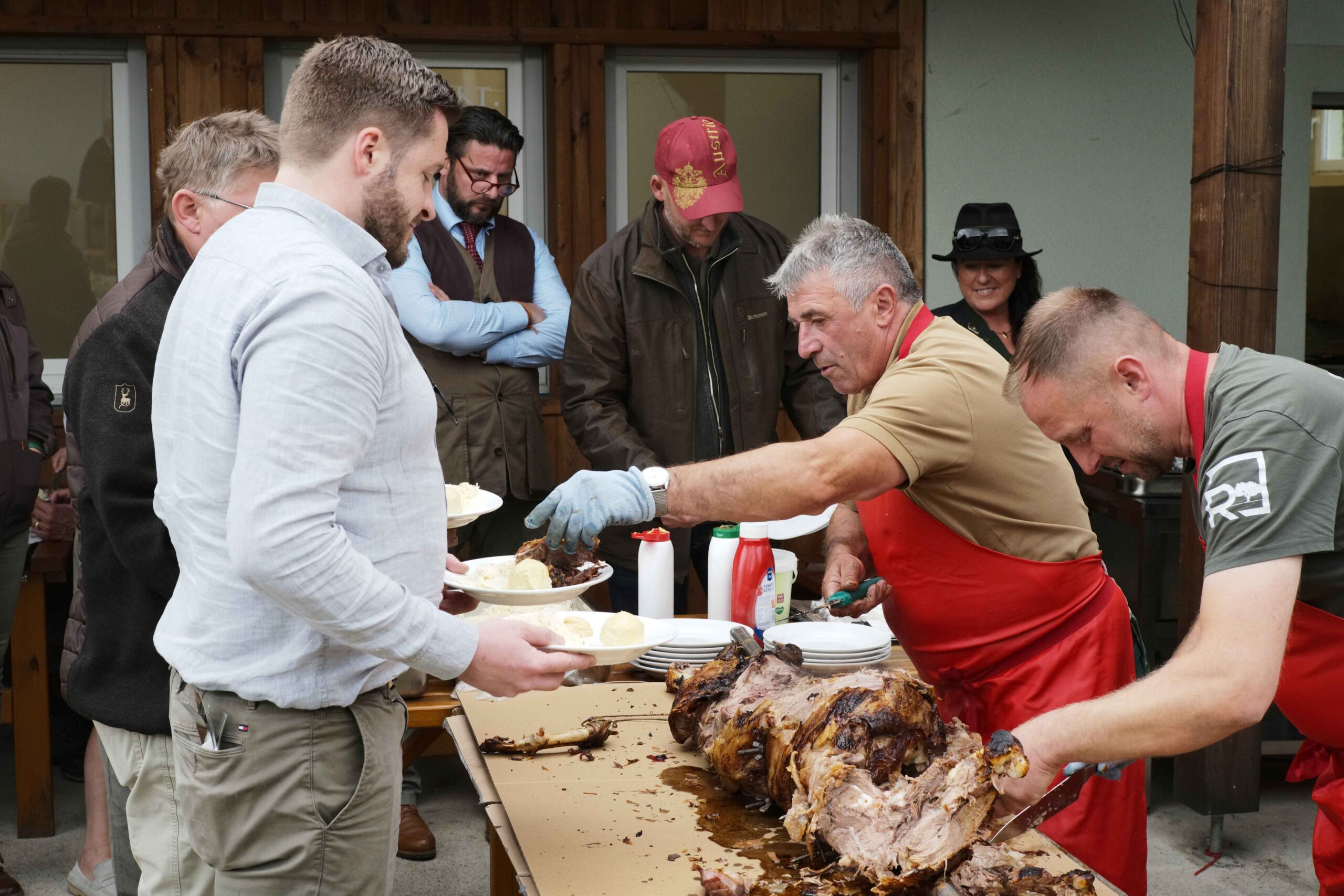 Österreichische Wildspezialitäten beim gemeinsamen Ausklang des Charity Shootings in Leobersdorf 2026